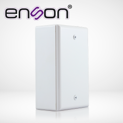 Caja plástica tamaño estándar con tapa ciega de plástico Enson ens-947 color blanco, para montaje sobre pared o techo