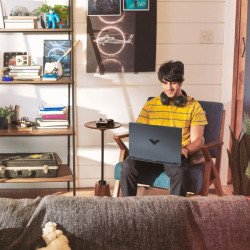 Laptop HP Victus Gaming 15 fa2009la, i5 13420H, RAM 8 GB,  SSD 512 GB, pantalla FHD 15.6",  GeForce RTX 3050, Windows 11 Home