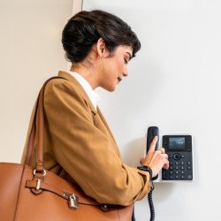 HP Poly Teléfono Poly Edge E100 IP y habilitado para PoE