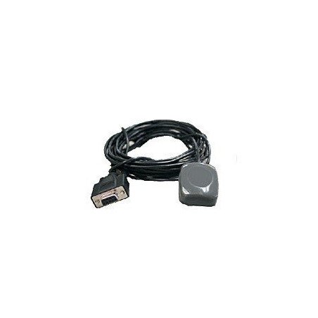 Combinación de antena GPS y receptor en un sólo componente, incluyendo cable y conector RS-232 por medio del cual proporciona da