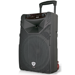 Torre autosoportada Titan T-300 de 9.7 metros (32 pies) con base.