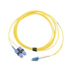 Jumper de fibra óptica monomodo (OS2), XGLO, LC, UPC-SC, UPC dúplex, ofnr, color amarillo, 3 metros