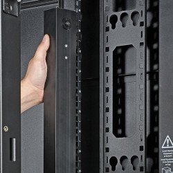 PDU Tripp Lite PDUMV30HVNETLX, Conmutado, 0U, Monofásico, Vertical, Metal, Negro