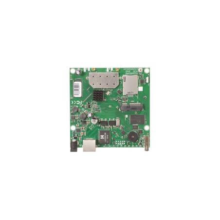 Tarjeta inalámbrica y router en 2.4 GHz 802.11 b/g/n, 64 MB de RAM, 1 puerto gigabit ethernet, nivel de licencia 4